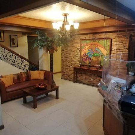 Reddoorz At Casa Marabella Villamonte Bacolod City Buitenkant foto