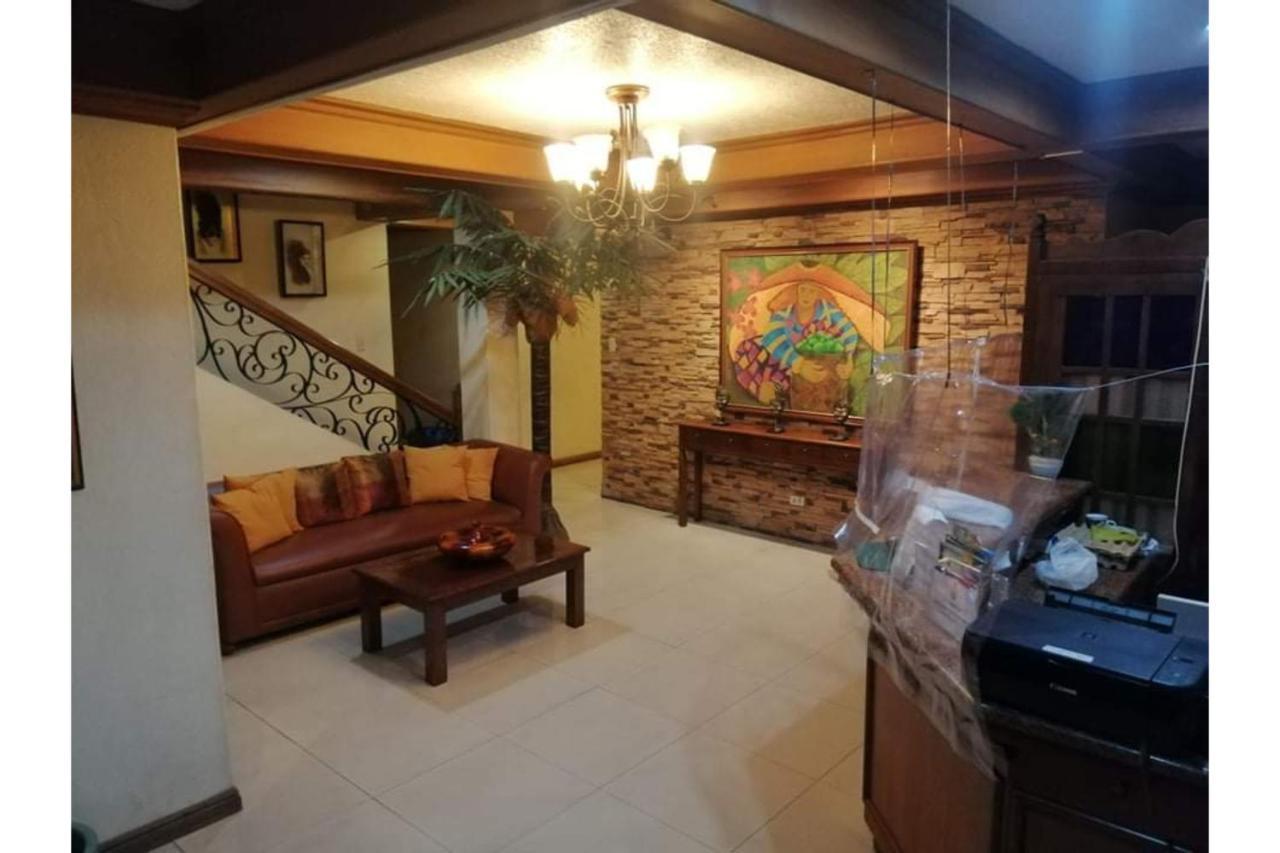 Reddoorz At Casa Marabella Villamonte Bacolod City Buitenkant foto